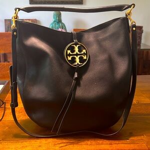 Tory Burch Black Leather Bucket Bag w/detachable crossbody strap-near perfect